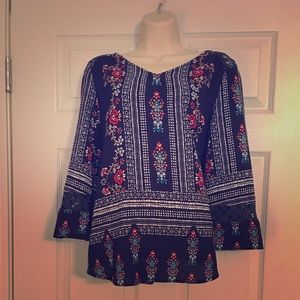 🎉Just Reduced!!!🎉 Cute Loose Fit Blouse